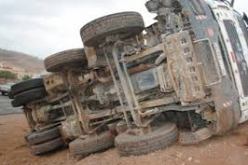 تفحم جثة شخص في انقلاب شاحنة ذات صهريج لنقل الوقود بين بلديتي الفجوج وقالمة