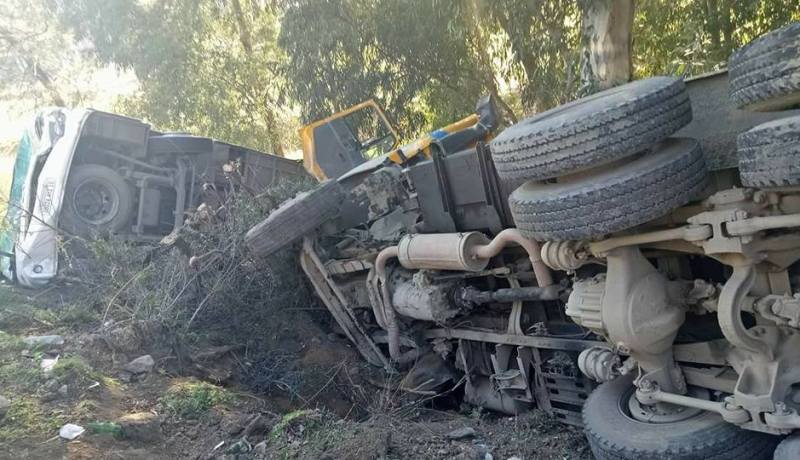 بالصور.. 11 جريحا في إصطدام بين حافلتين لنقل المسافرين وشاحنتين بالثنية في بومرداس