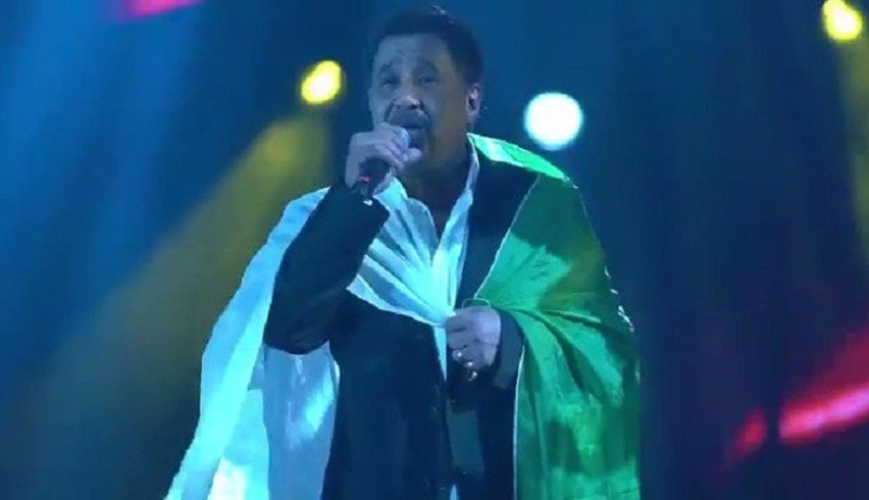 بالفيديو.. الشاب خالد يشعل الأجواء بالسعودية ويحمل علم الجزائر