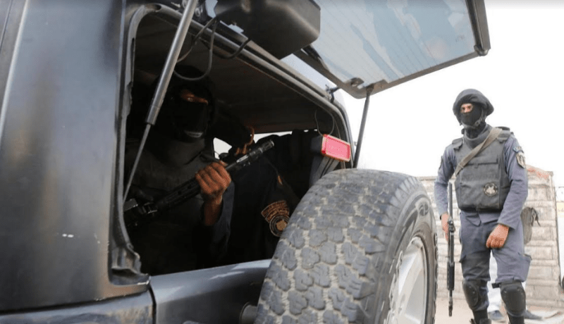 مصر: مقتل 4 رجال أمن في هجوم مسلح على سيارتهم