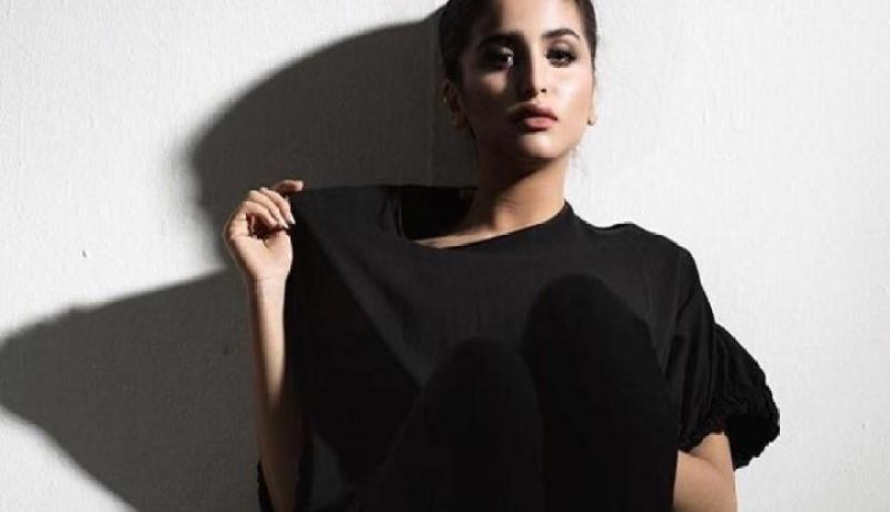 حلا الترك تتحدى والدها بهذا القرار