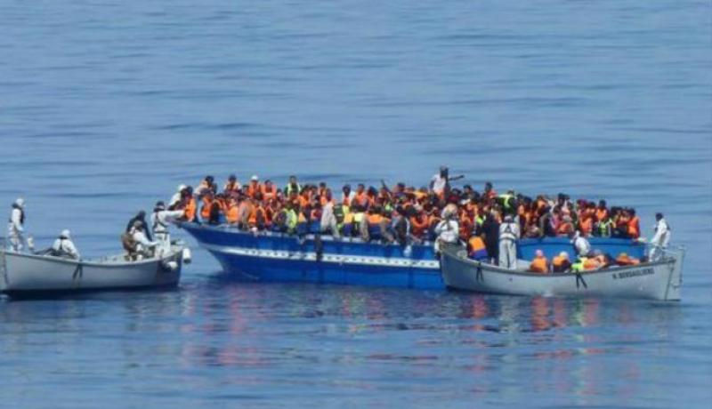 توقيف 140 مهاجرا غير شرعي قبالة شواطئ ليبيا
