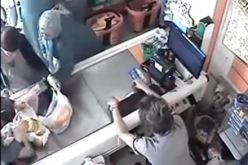 شاهد كيف قامت هذه السيدة بسرقة سلعة بقيمة 4000 دج في وهران