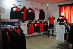 سوسطارة تعلن عن إفتتاح “شوروم” خاص بألبستها الرياضية