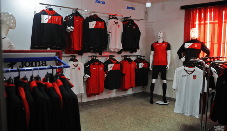 سوسطارة تعلن عن إفتتاح “شوروم” خاص بألبستها الرياضية