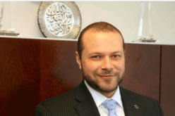 رواد الفايسبوك يشيدون بمهاجرمسلم تبرع بدمه وهو صائم  لجرحى أورلاندو