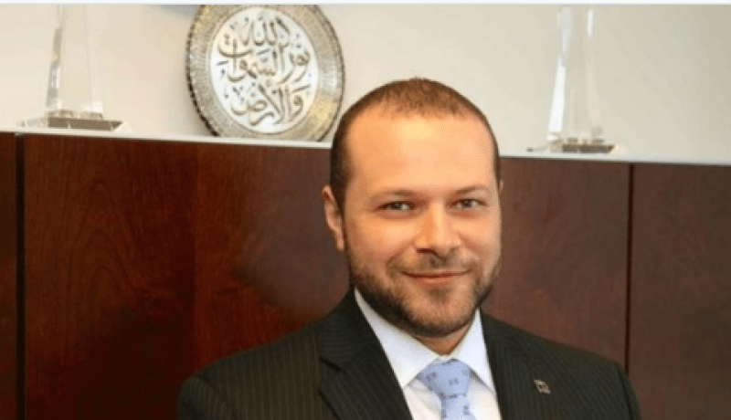 رواد الفايسبوك يشيدون بمهاجرمسلم تبرع بدمه وهو صائم  لجرحى أورلاندو