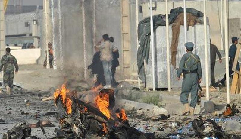 مقتل وإصابة 21 جنديا أفغانيا في تفجير إنتحاري شمال أفغانستان