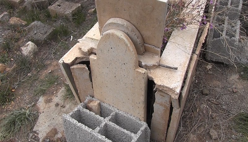 مجهولون يخربون شواهد 70 قبرا بمقبرة بولهيلات في باتنة