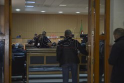 زوج مهدّد بالحبس للكمه وركله زوجته بسبب العشاء