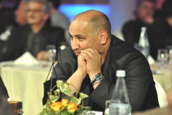 حمّار يقدم المدرب المساعد لعمارة للاعبين وماضـوي يحافظ على كامل الصلاحيات