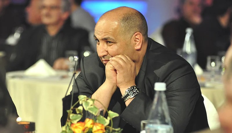 حمّار يقدم المدرب المساعد لعمارة للاعبين وماضـوي يحافظ على كامل الصلاحيات