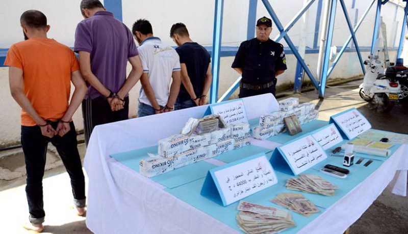 توقيف 17 شخصا اختصوا في تزوير النقود والمتاجرة بالمخدرات والسرقة