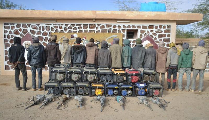 بالصور..ضبط 23 مولد كهربائي و 15 مطرقة ضغط بالجنوب