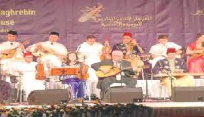 اختتام المهرجان المغاربي الأندلسي بالقليعة و تكريم الفنانة نرجس