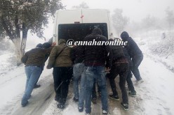 طرقات مغلقة بسبب الثلوج…ورياح تتسبب في جنوح البواخر