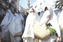 حايك المرأة العاصمية…صورة جميلة إختفت مع الأيام