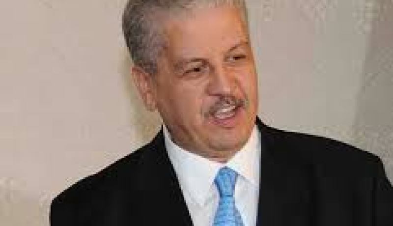 الوزير الأول يقيم مأدبة غداء على شرف الرئيس المالي