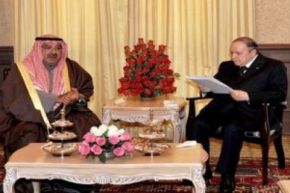 بالفيديو: عبد العزيز بوتفليقة يبرهن أنه سالما معافا