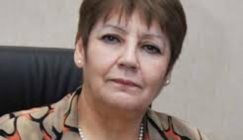 بن غبريط تؤكد على ضرورة إعداد ميثاق للأخلاق المهنية لفائدة المدرسة