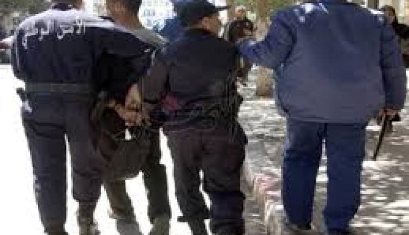 تفكيك عصابة اجرامية بحي فوضوي بوهران