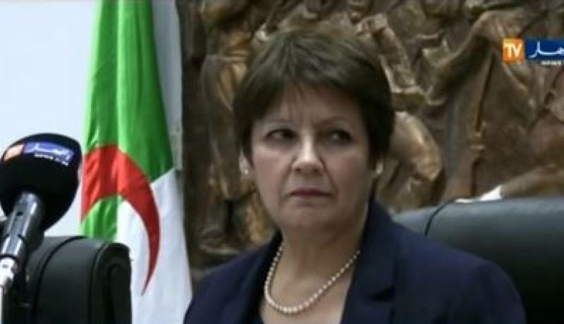 بن غبريت تطالب بشروحات حول تدني المستوى العلمي في الطورين الإبتدائي والمتوسط