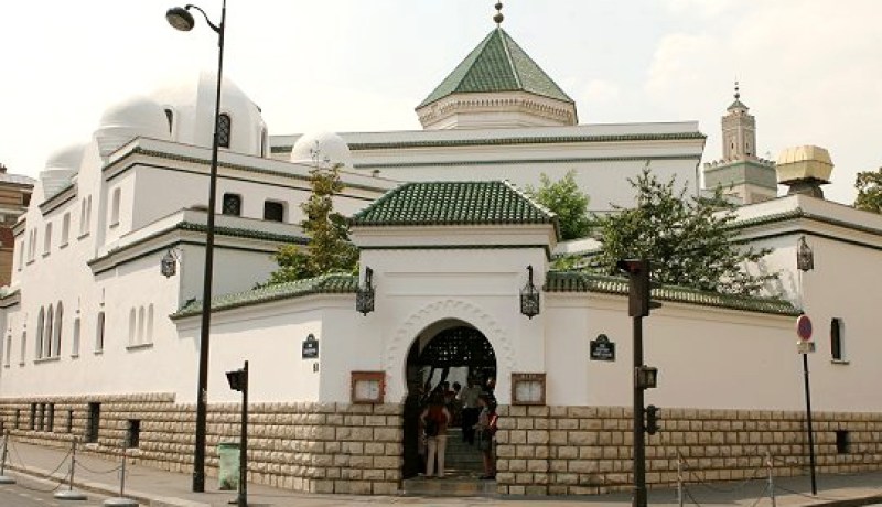 عميد مسجد باريس ينفي أي تغيير في وضع المسجد بعد إعلان الجزائر عن إجراءات لاستملاكه