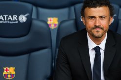 إنريكي ينتقد لاعبيه بعد التأهل الصعب لبرشلونة إلى نهائي كأس ملك إسبانيا