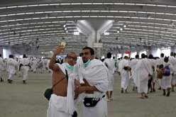 التصوير داخل الحرمين في مكة والمدينة ممنوع على المعتمرين والحجاج