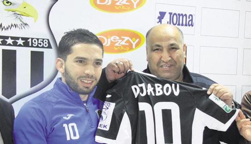 جابو يشكو الضغوطات ويباشر دراسة العروض الخليجية والتونسية