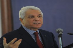 لي ملحقش العنب يقول قارص