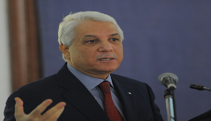 لي ملحقش العنب يقول قارص