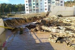 سيول وحلية بأحياء خنشلة إثر انهيار خزان للماء بجبل الشابور