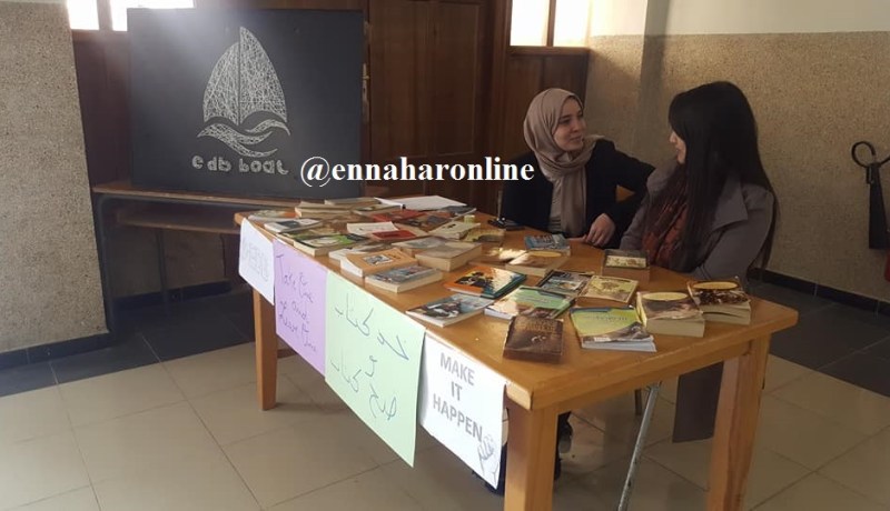 بالصور.. مبادرة “خذ كتابا وضع آخر” تلقى استحسان طلبة جامعة البليدة
