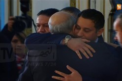 أبناء الفقيد الفريق قايد صالح يتلقون التعازي بقصر الشعب