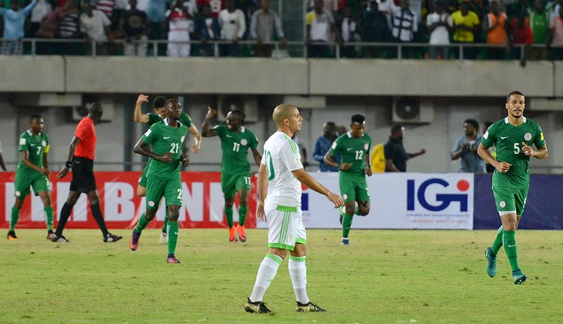 لاعبو الخضر يهدرو بزاف.. وعليهم التتويج بالكان لتعويض النكسة