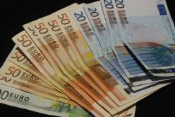 تدنى سعر اليورو لمستوى قياسي