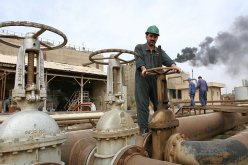 العراق يتوقع انتاج 3.7 مليون برميل يوميا من النفط في 2013