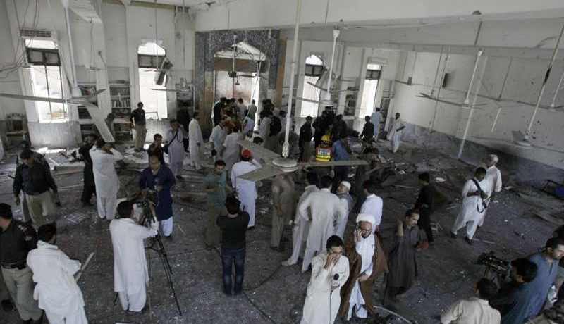 مقتل 25 شخصا في اعتداء انتحاري استهدف مسجدا بباكستان