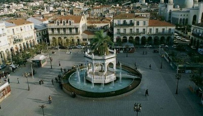 إضاءة مدينة الورود على ظهر التجار