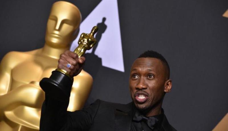 لأول مرة في التاريخ مسلم يفوز بأوسكار وفيلم ضوء القمر بالجائزة الكبرى