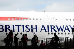 إضراب يهدد مطارات بريطانيا  بالشلل في عيد الميلاد