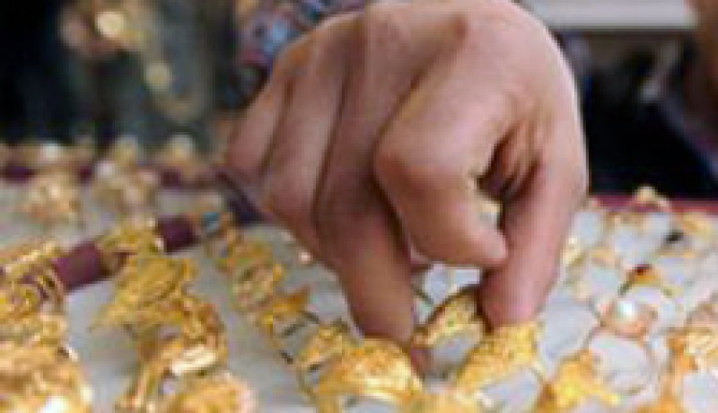 عريس يعتدي على مجوهراتي بـ''المارطو'' ليسطو على خاتم الزواج في الشراڤة