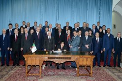 بوتفليقة يُجري تعديلا وزاريا خلال أسابيع.. وابعاد الوزراء الراغبين في التشريعيات