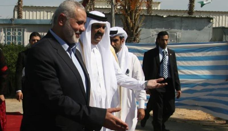 هنية يرفض مصافحة الشيخة موزة