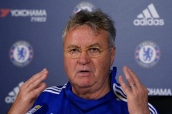 بالفيديو.. سقوط مدرب تشيلسي بعد إشتباك عقب نهاية الداربي