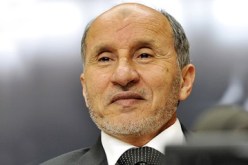 المستشار  عبد الجليل  يدلى بصوته ويعبر عن سعادته بهذا الحدث العظيم