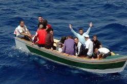 توقيف 10 حراڤة بعرض البحر في مستغانم