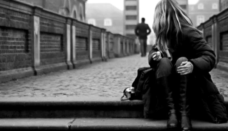 بعد أن بعت الغالي حتى أشتري حبه وقلبه.. أخذ مالي وسافر ليحقق حلمه