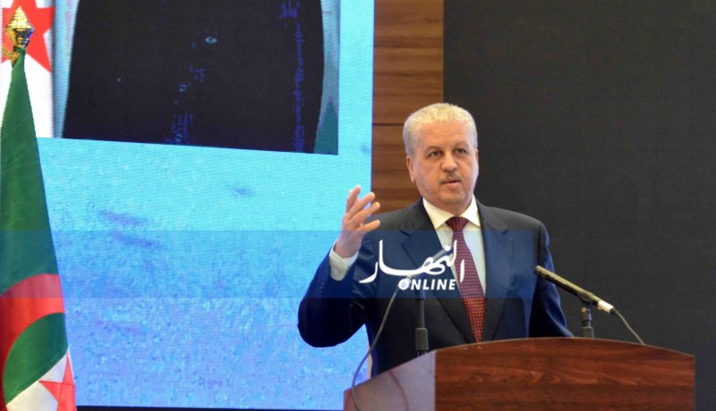 سلال يشرف على تنصيب المدراء الولائيين للحملة الإنتخابية للمرشح عبد العزيز بوتفليقة